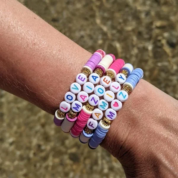 Bracelets colorés personnalisés